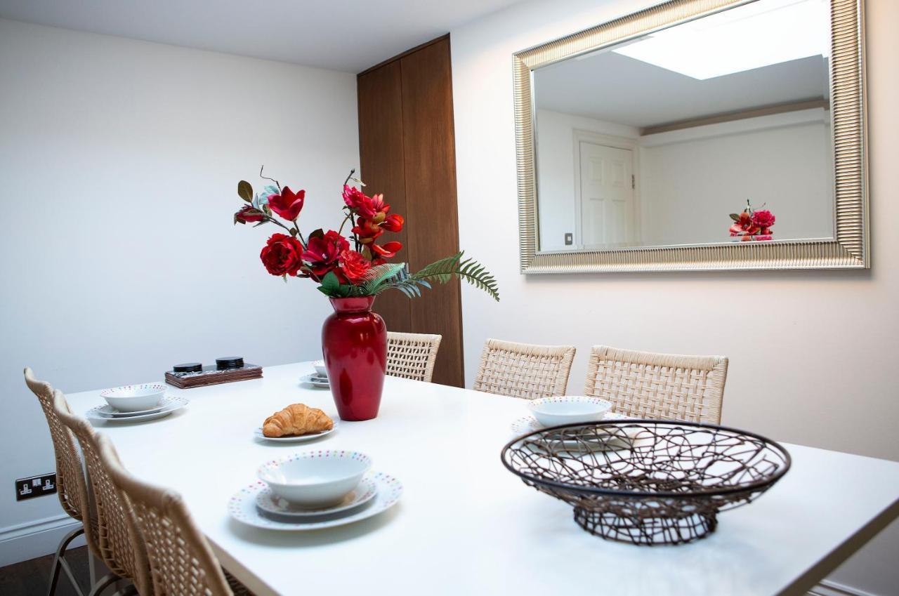 Appartamento 3, Trafalgar Sq Duplex, 3rd & 4th Floor By Indigo Flats Londra
